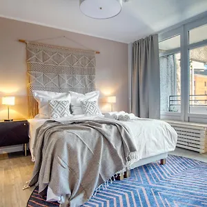 Homefy Business - Messe - Duesseldorf - Balkon - Aufzug Neuss