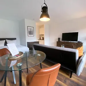 Schönes Mit Pool Und Sauna Nutzung/ Netflix/küche Neuss